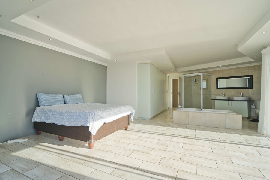 8 Bedroom Property for Sale in Winterstrand Eastern Cape